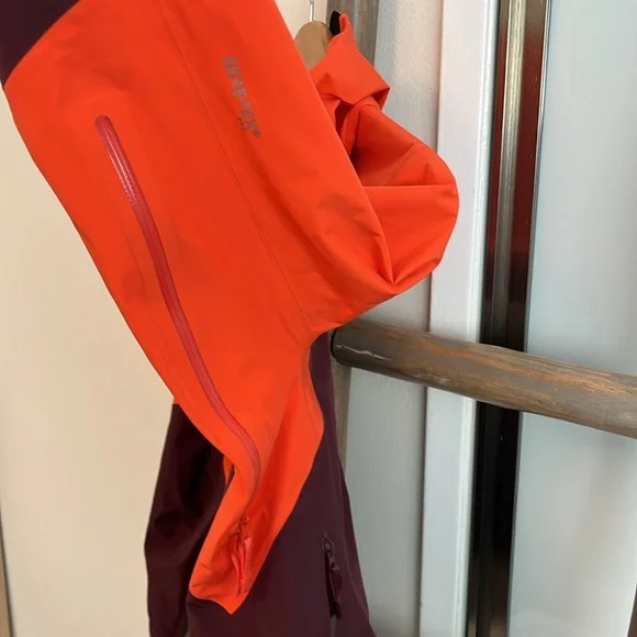 Arc’Teryx Sentinel Jacket